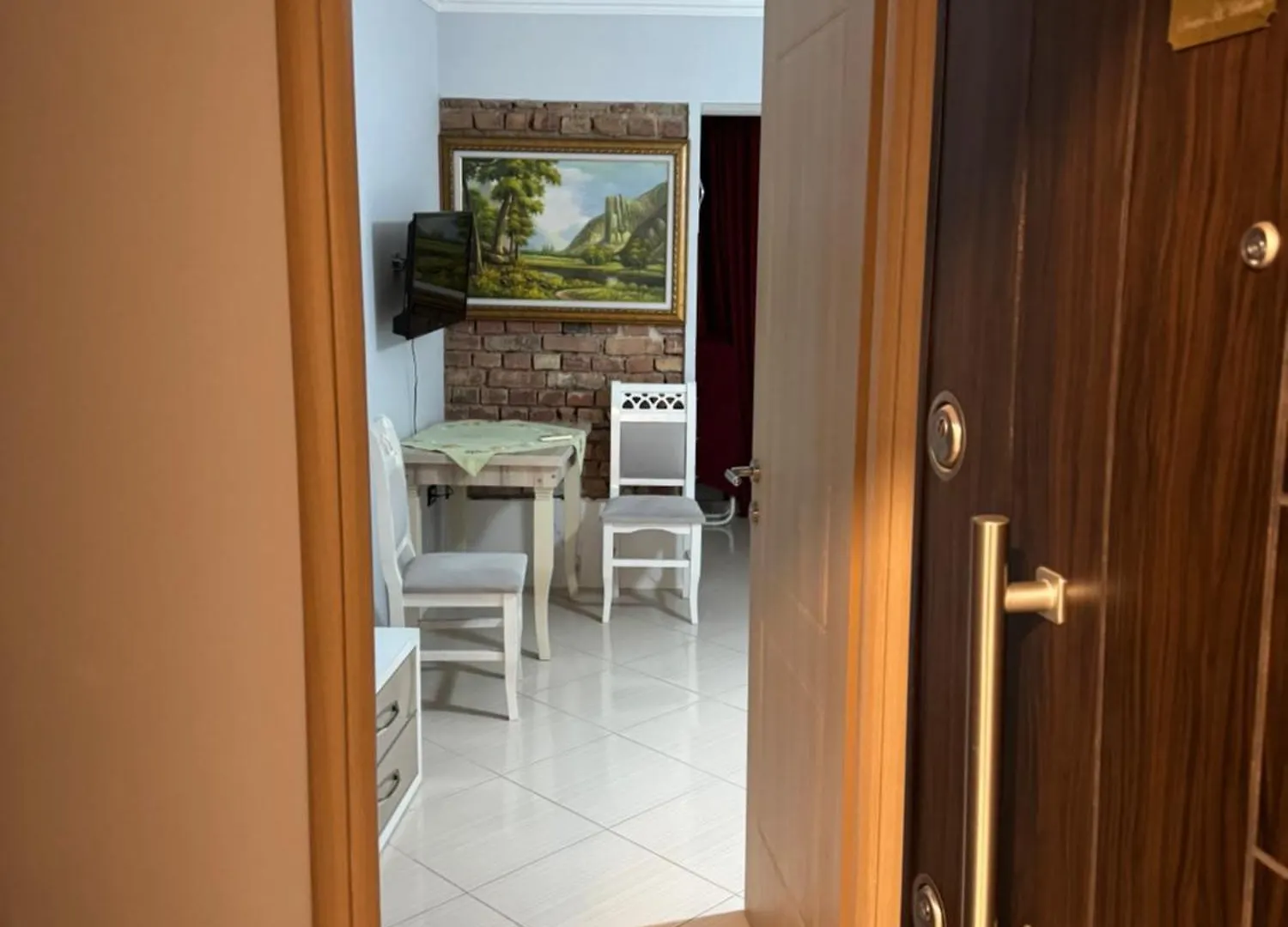 Central Studios Tirana Homestay